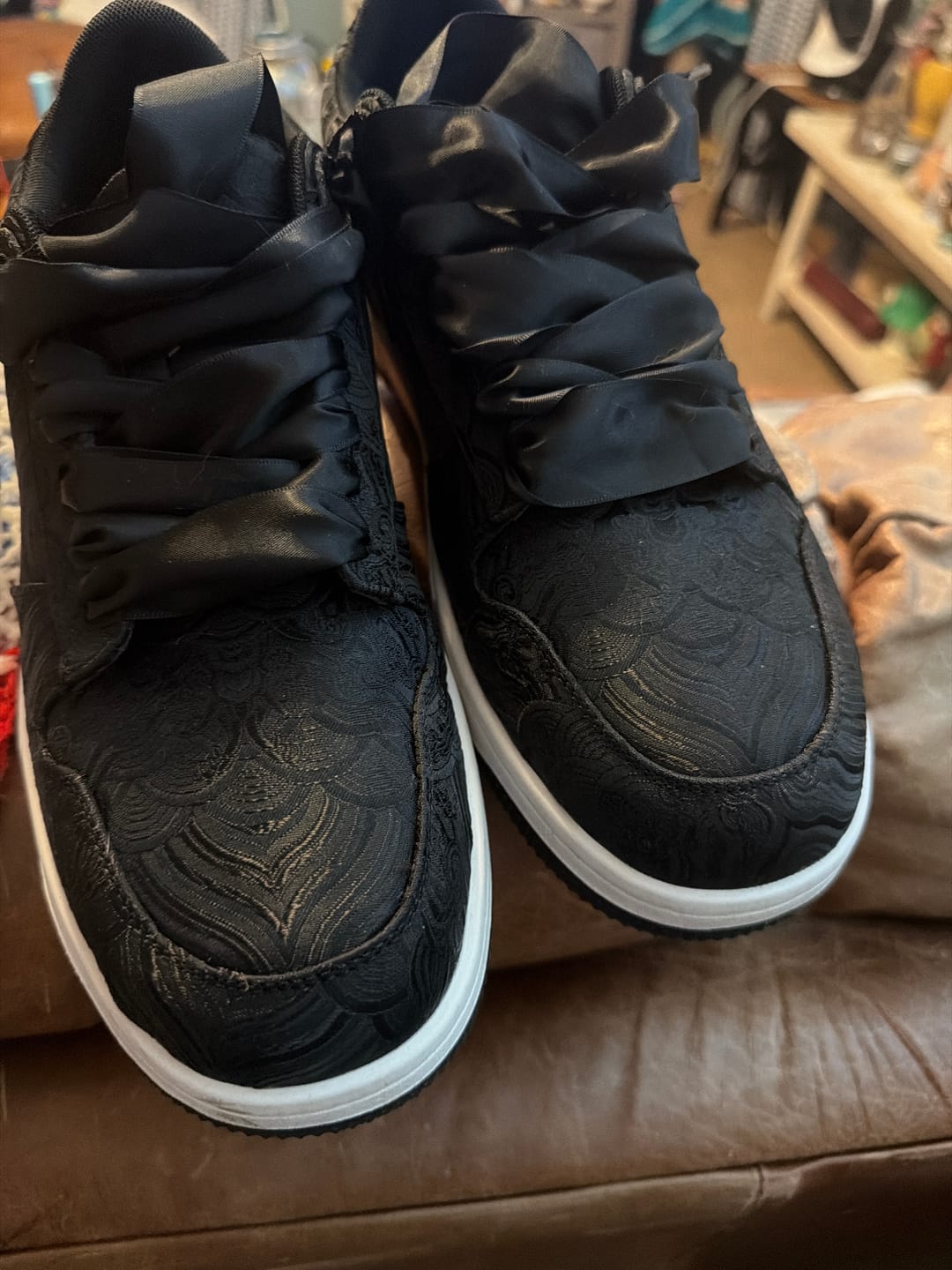 Customer photo review of Dunhuang Mythos Sneakers