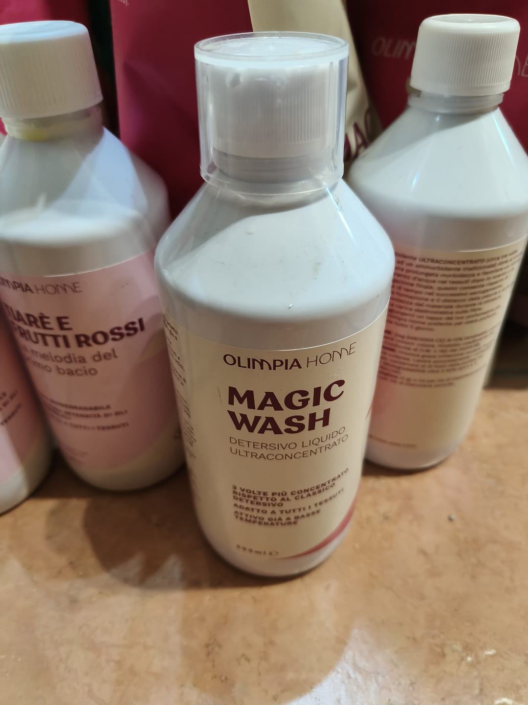 Customer photo review of Magic Wash Liquido - Il Detersivo Professionale per un Bucato Perfetto