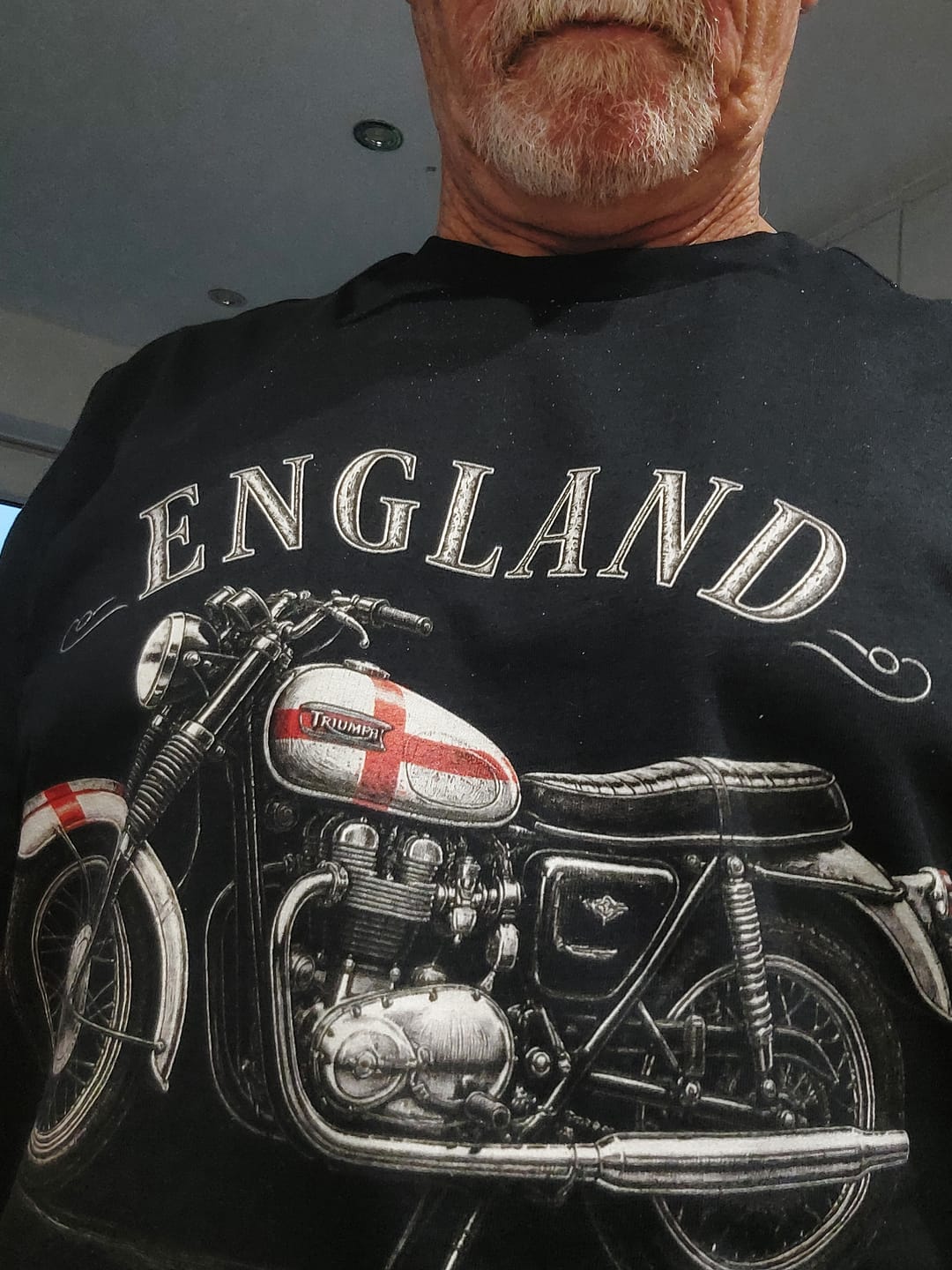 Customer photo review of VINTAGE-ENGLAND-MOTOCYCLE-053 T-Shirt