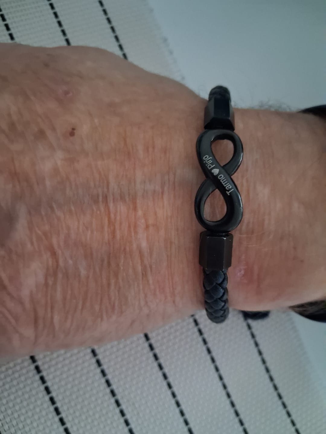 Customer photo review of Yksilöity rannekoru miehelleni