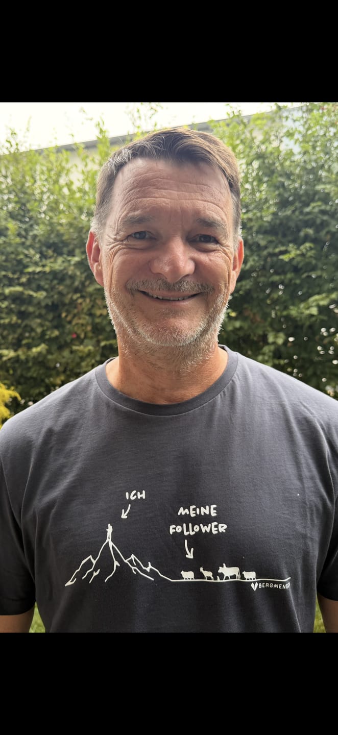 Customer photo review of Offline - Unisex Premium Organic Shirt