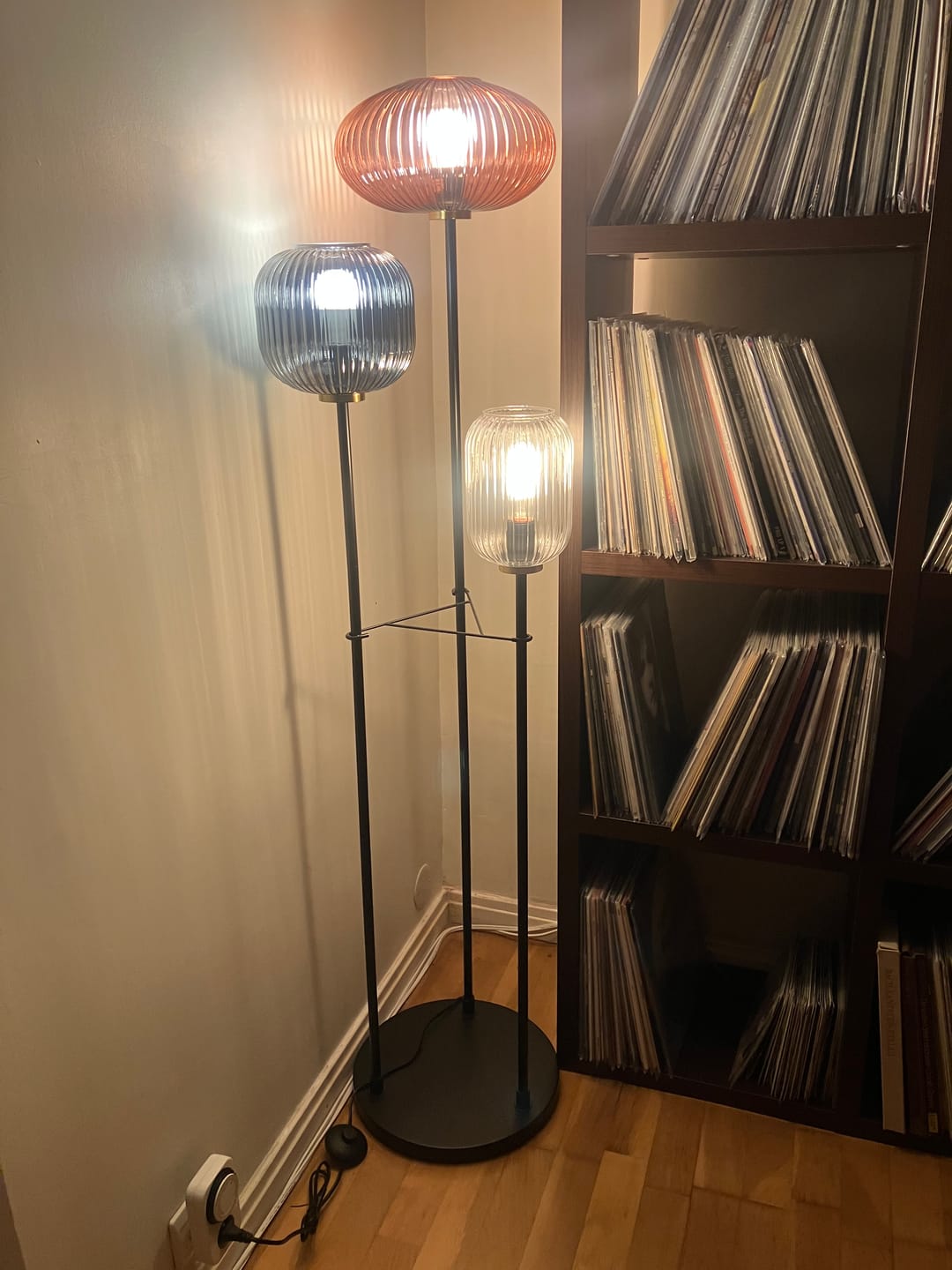 Customer photo review of Lampadaire en verre vintage CRISTALI | 3 luminaires à personnaliser