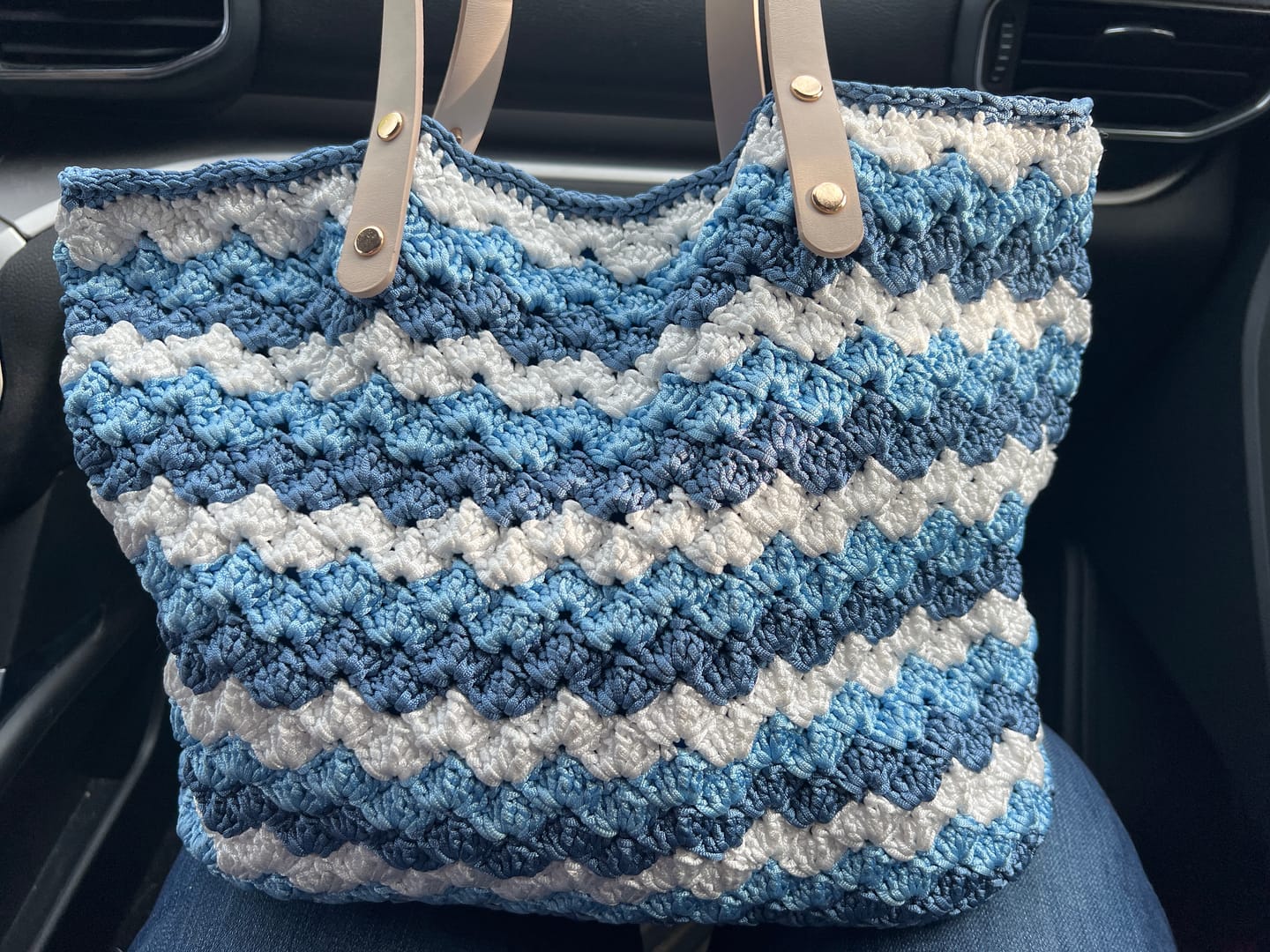 Customer photo review of Seabreaze Wave Tote Crochet Kit