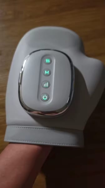 Customer photo review of Massagehandschuh – Kompression & Wärme für deine Hände