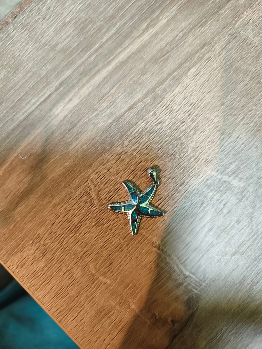 Customer photo review of Olivenorma Blau Weiß Opal Seestern Anhänger Halskette