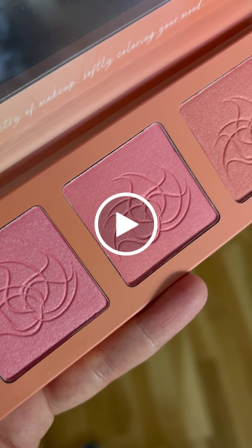 Customer video review of Paleta rumenila