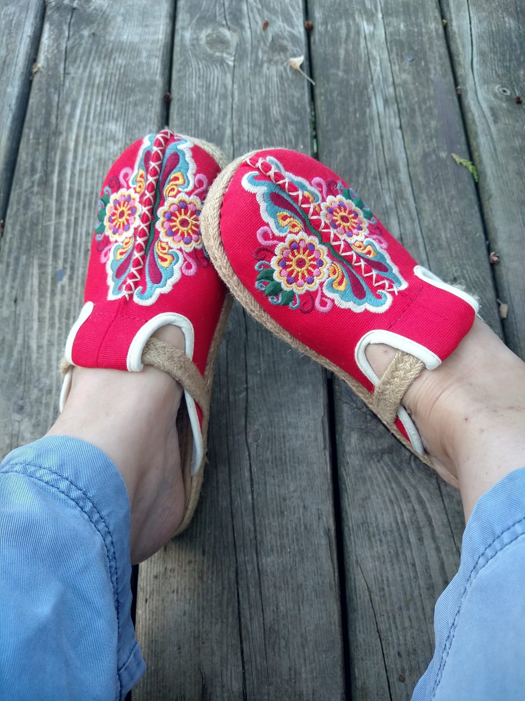 Customer photo review of Women Retro Embroidered Casual Floral Shoes
