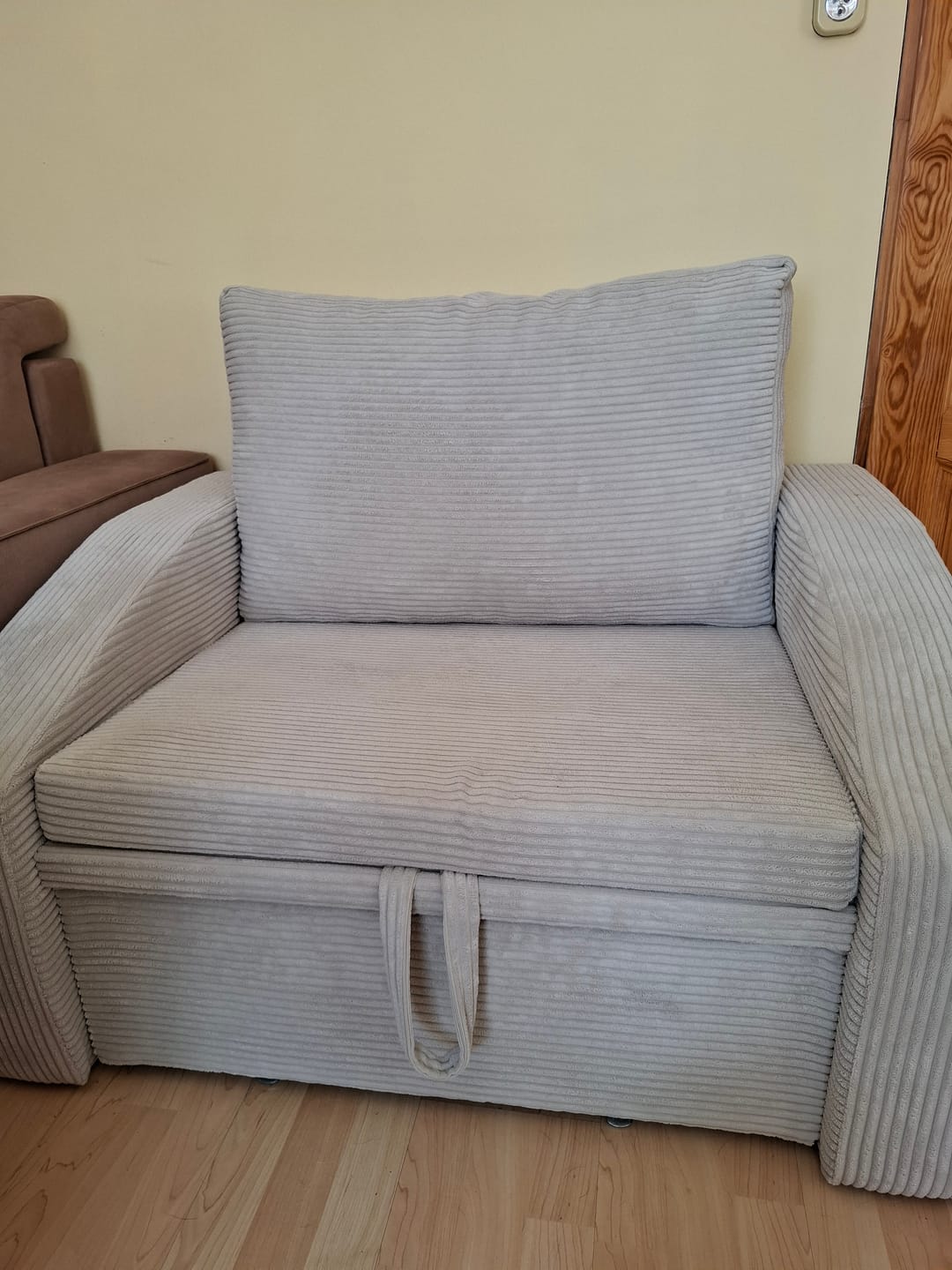 Customer photo review of Fotel ORBIT 80 sztruks