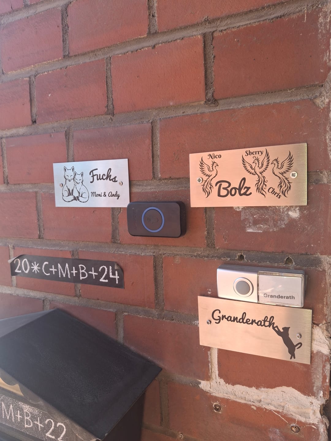 Customer photo review of V2A Edelstahlschild in verschiedenen Größen, individuell personalisierbar.