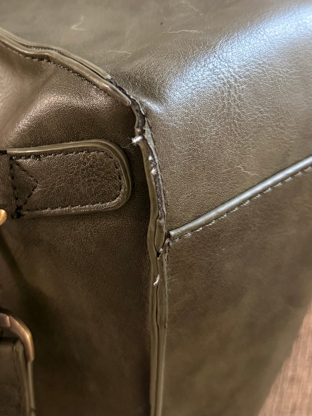 Customer photo review of Aria Vintage Backpack for Laptops 11-15.6 Inches