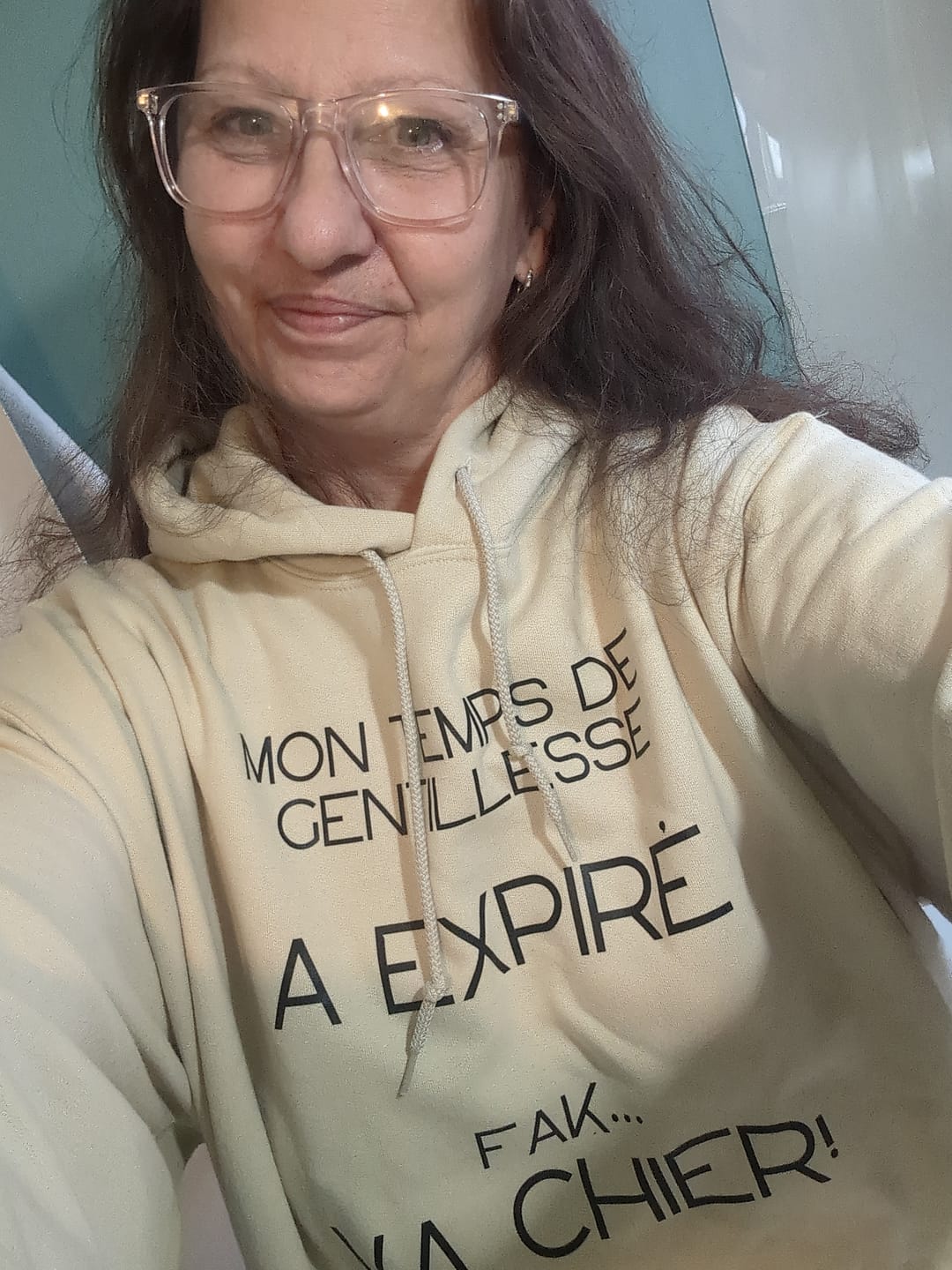 Customer photo review of HOODIE / TEMPS DE GENTILLESSE EXPIRÉ