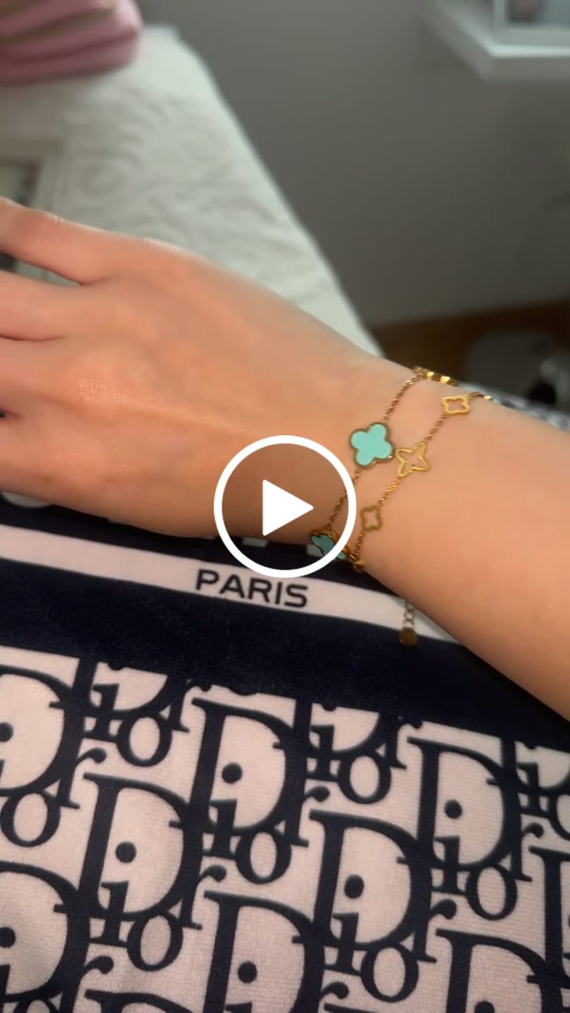 Customer video review of Ice Blue Clover Armband | 18K vergoldet