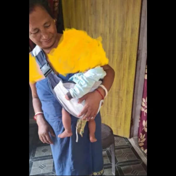 Customer photo review of MaamaNest CloudCarry™ | Pain-Free Baby Sling Carrier