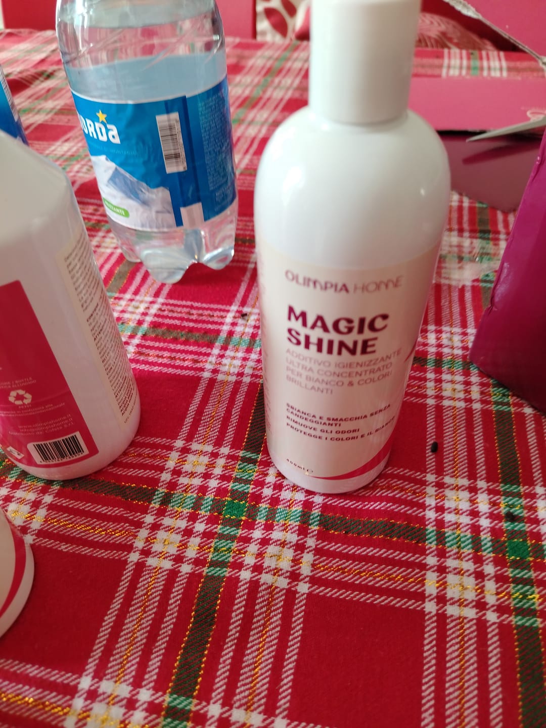 Customer photo review of Magic Shine - Additivo Igienizzante Ultra Concentrato per Bianco & Colori Brillanti Ml.400