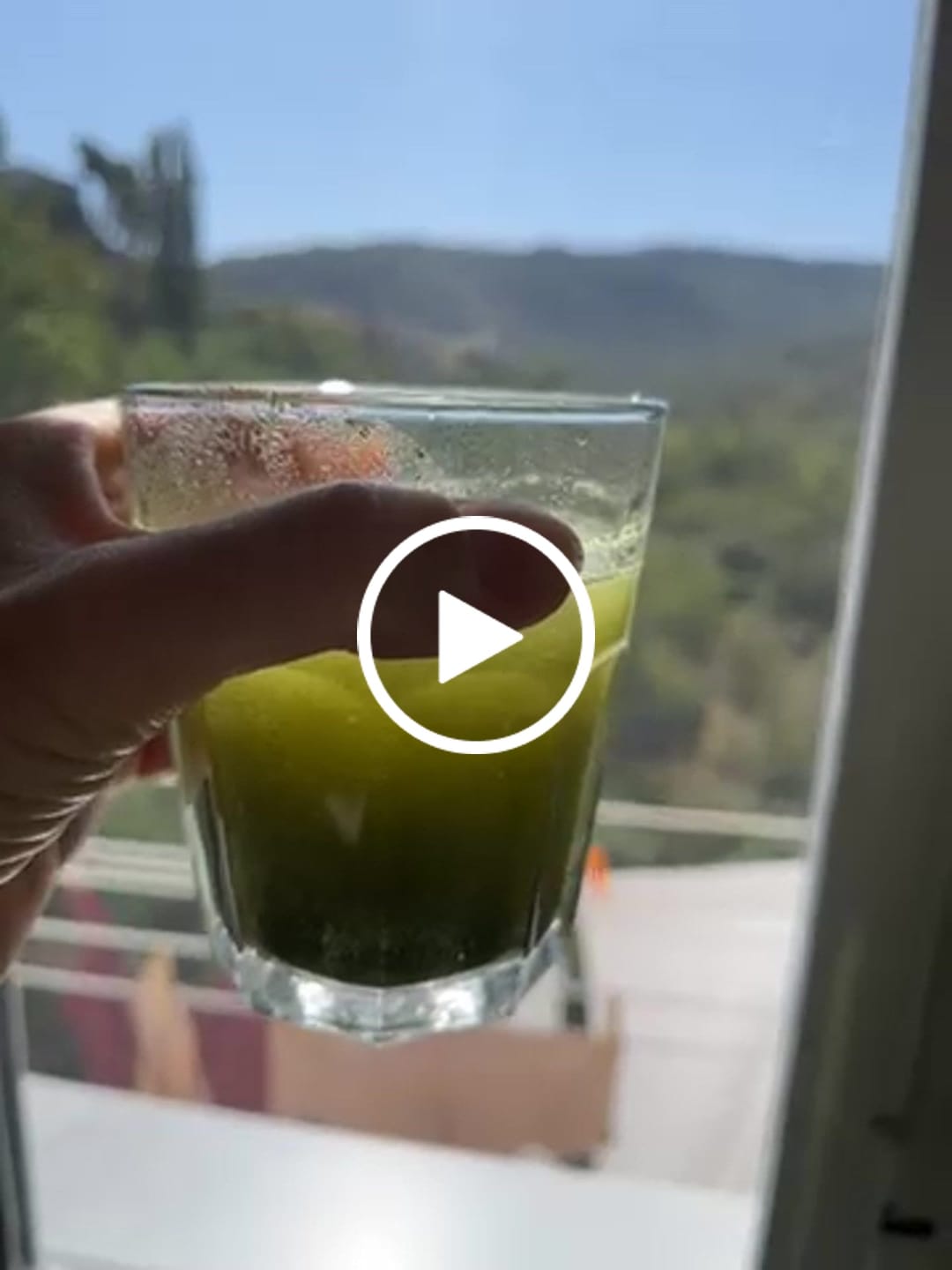 Customer video review of Matcha Detox Green (SOLO HOY)