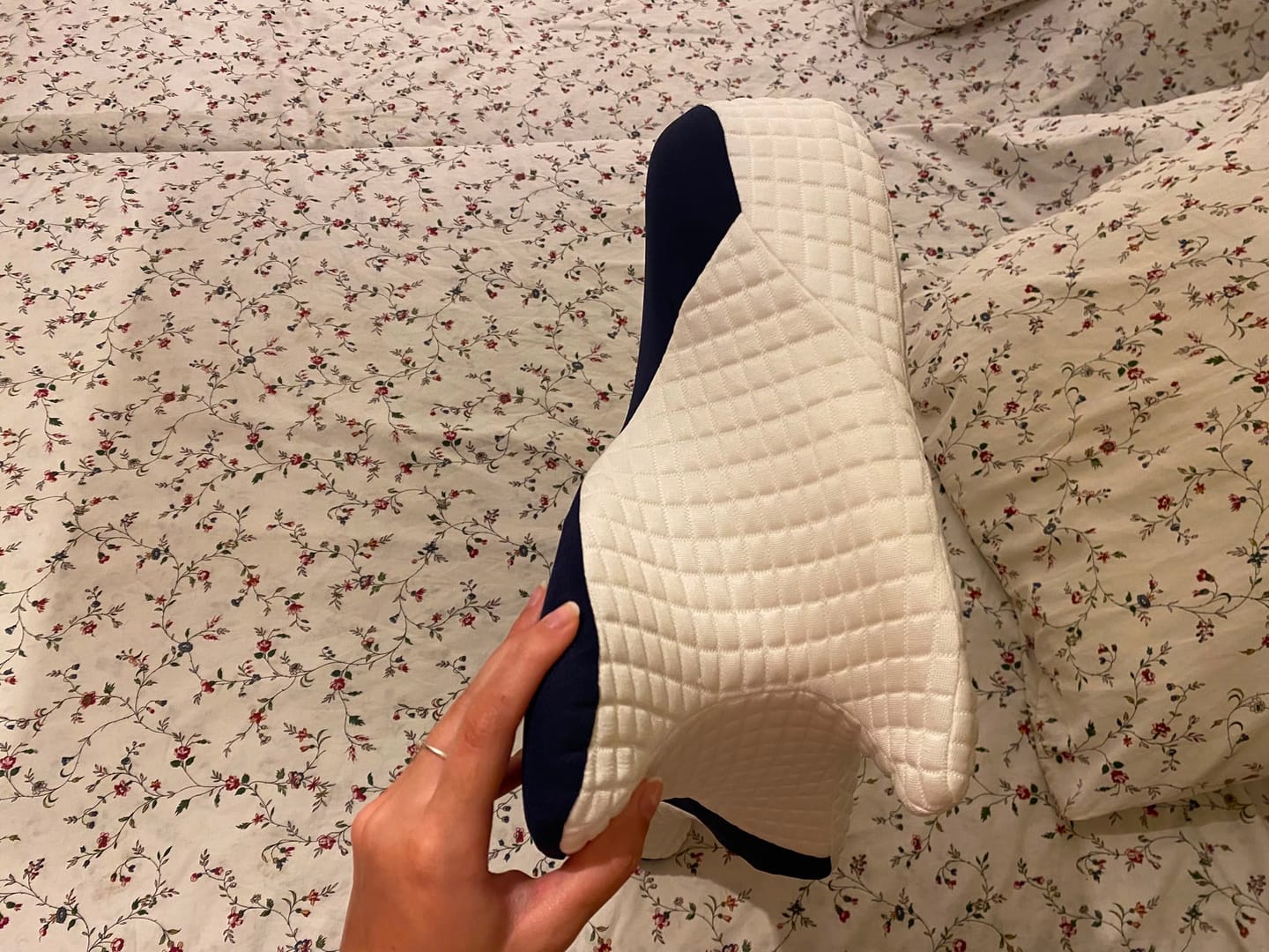 Customer photo review of NIVA Cervical Pillow® Almohada Cervical