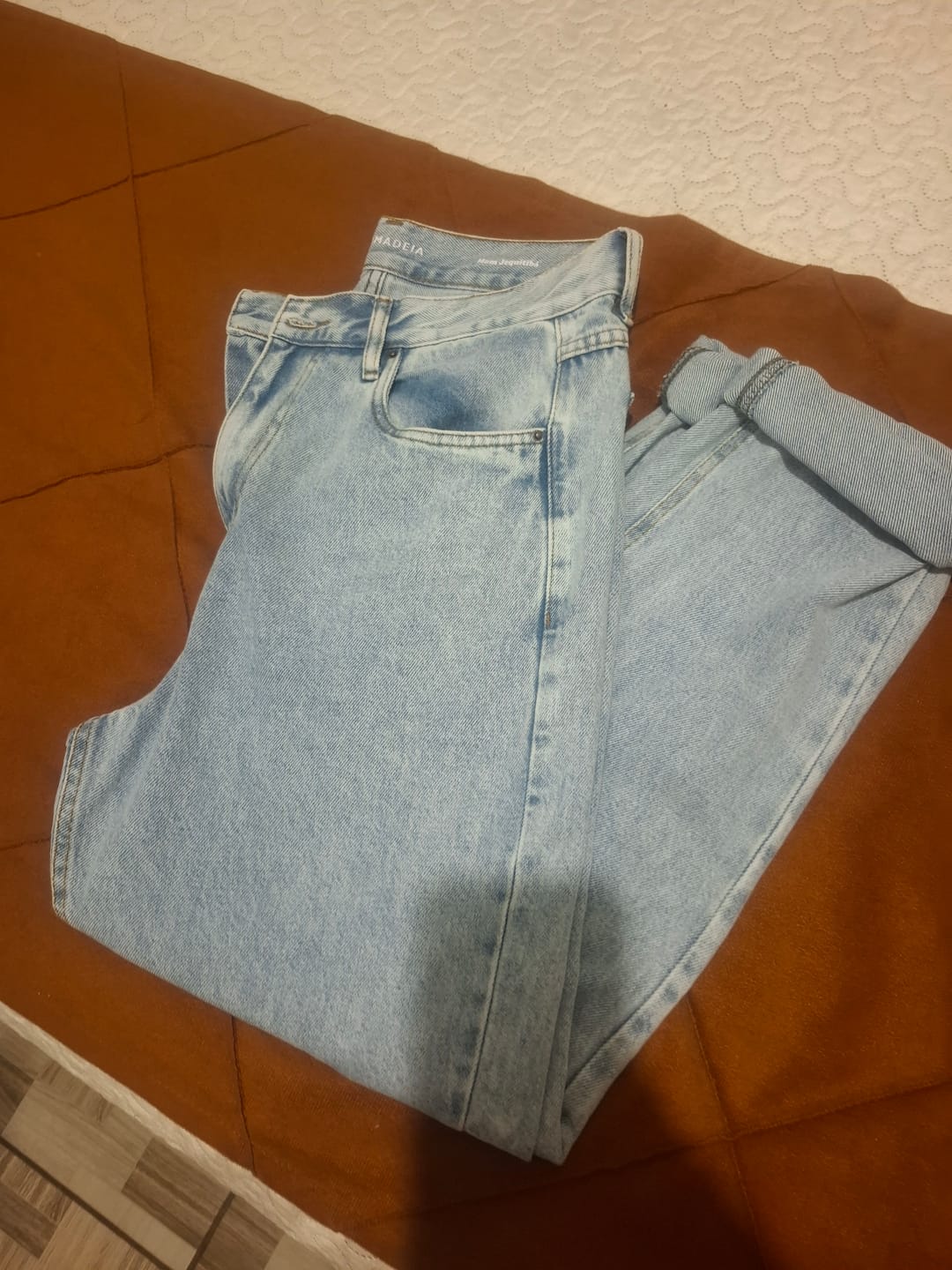 Customer photo review of Calça Jeans Mom Jequitibá Azul Claro