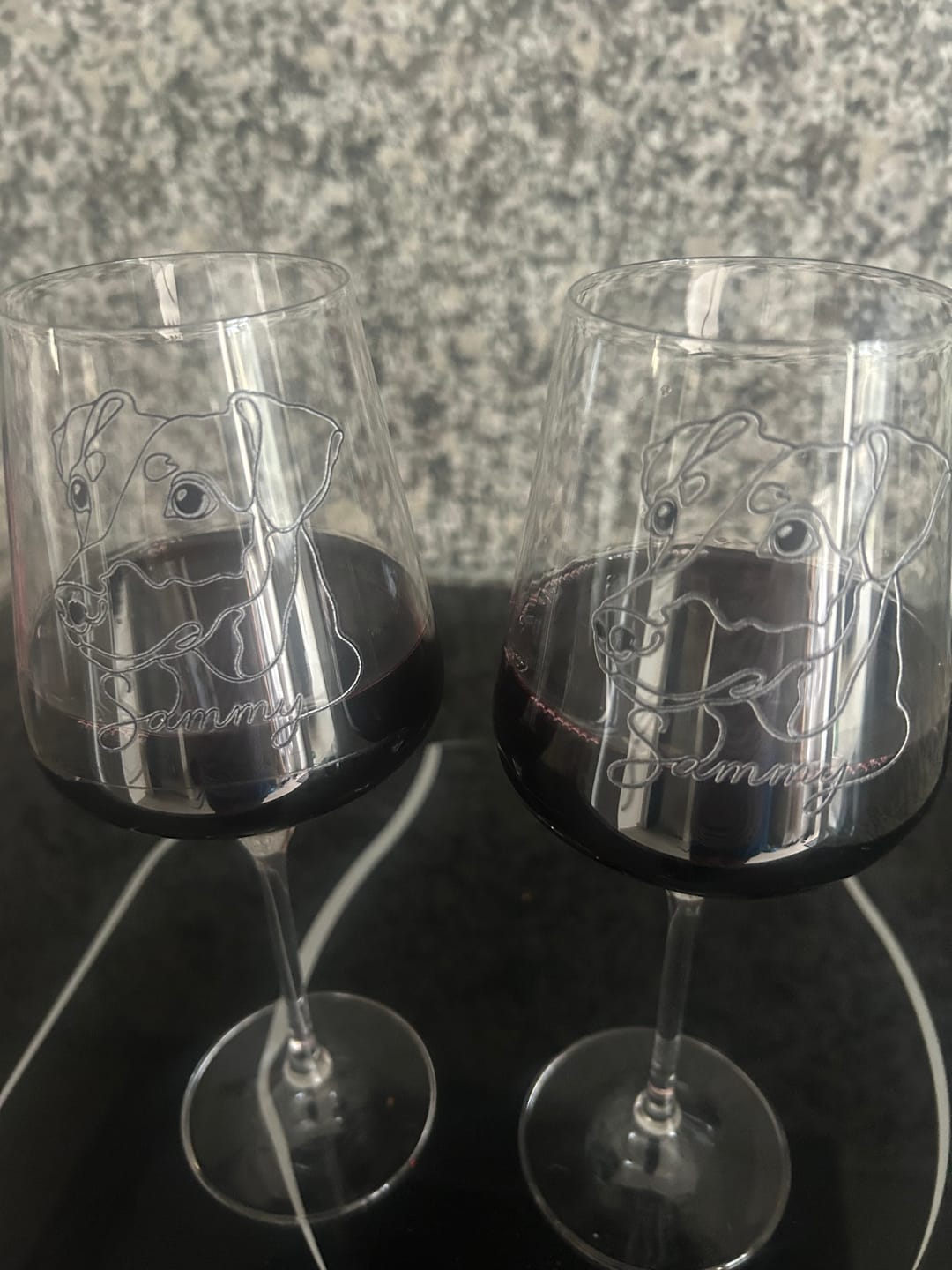 Customer photo review of Personalisiertes Weinglas - Lineart