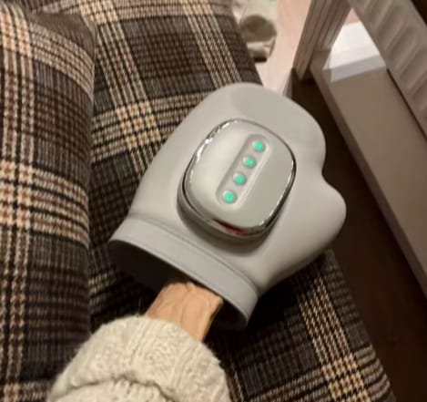 Customer photo review of Massagehandschuh – Kompression & Wärme für deine Hände