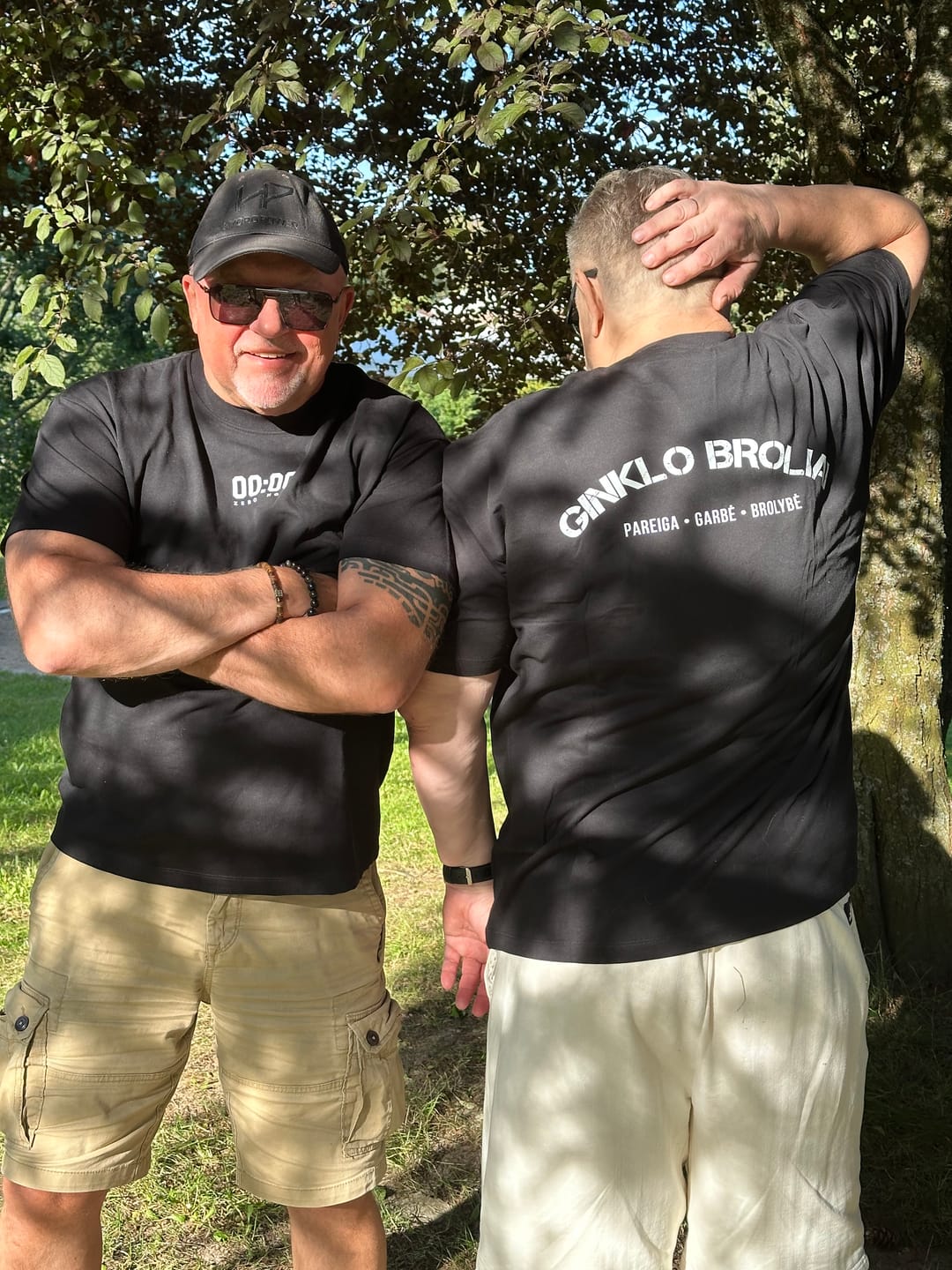 Customer photo review of Ginklo Broliai T-Shirt