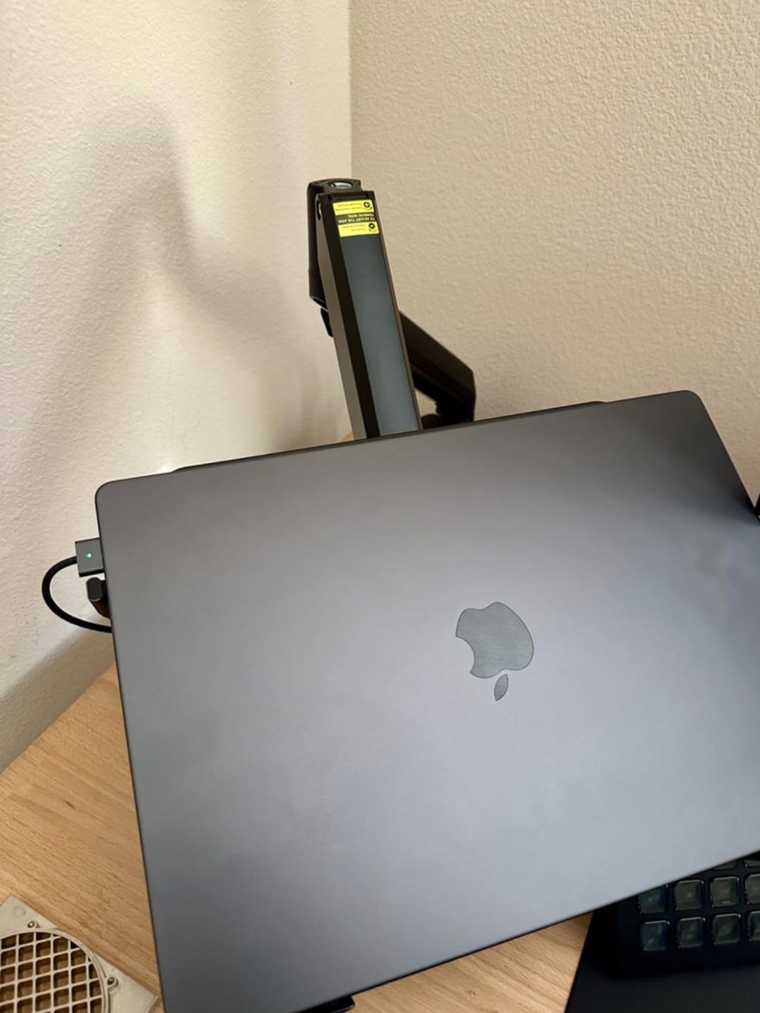 Customer photo review of 2-in-1 Laptop & Monitor Desk Mount
