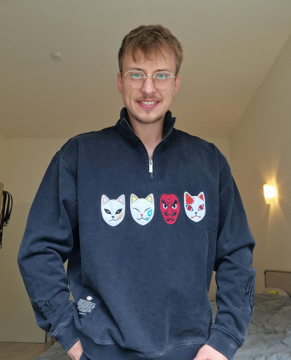 Customer photo review of 5197 - Demon Slayer: Kimetsu no Yaiba - Quarter Zip