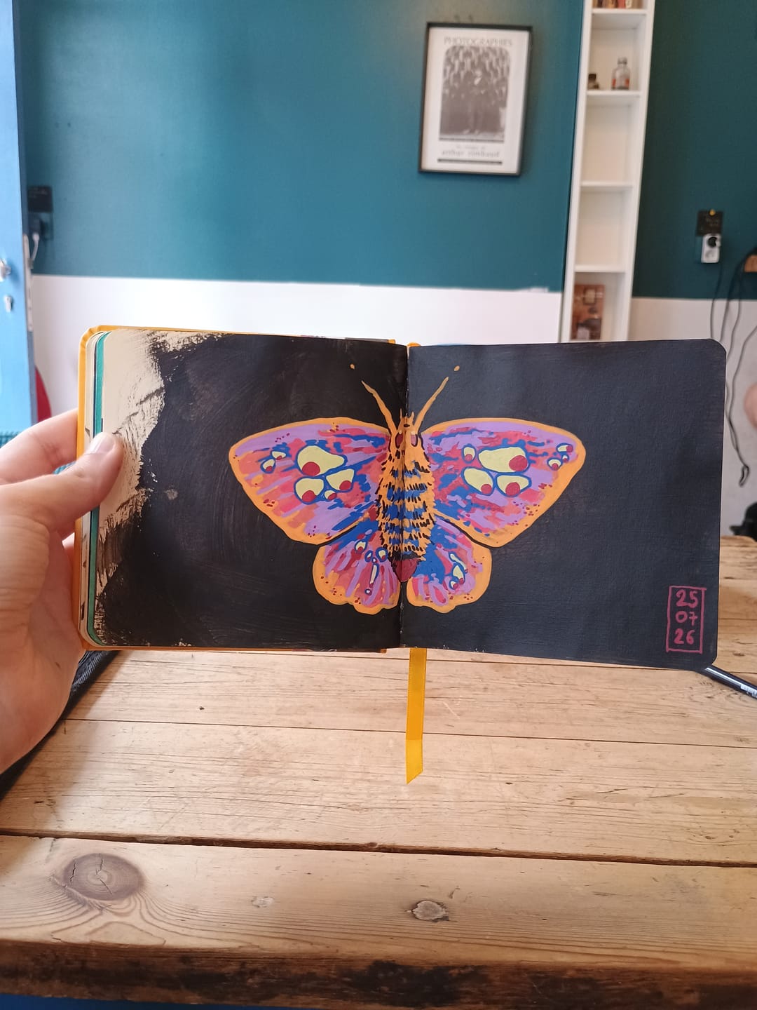 Customer photo review of Ohuhu Kahuku Series Direct-ink Acrylic Paint Markers