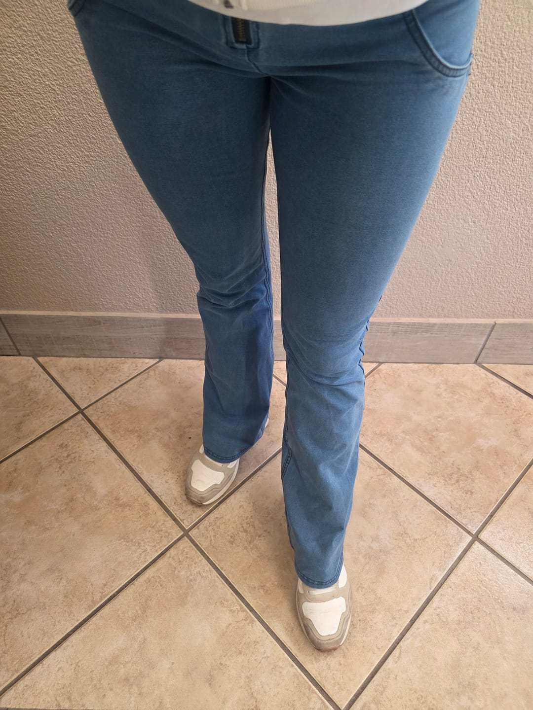 Customer photo review of High waist Bootleg Butt lifting Flare Shaping jeans/Jeggings - Light Blue