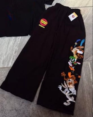 Customer photo review of 2183 - Looney Tunes Squad Sweats