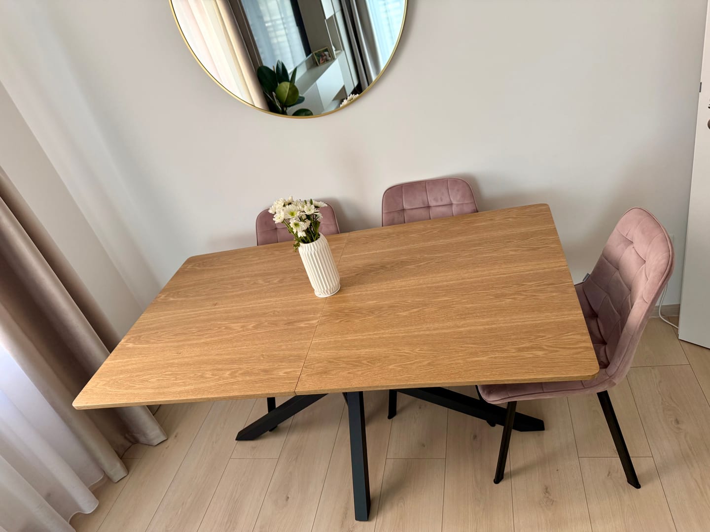 Customer photo review of Masa extensibila LOGAN, stejar/negru, 160/200x90x76 cm