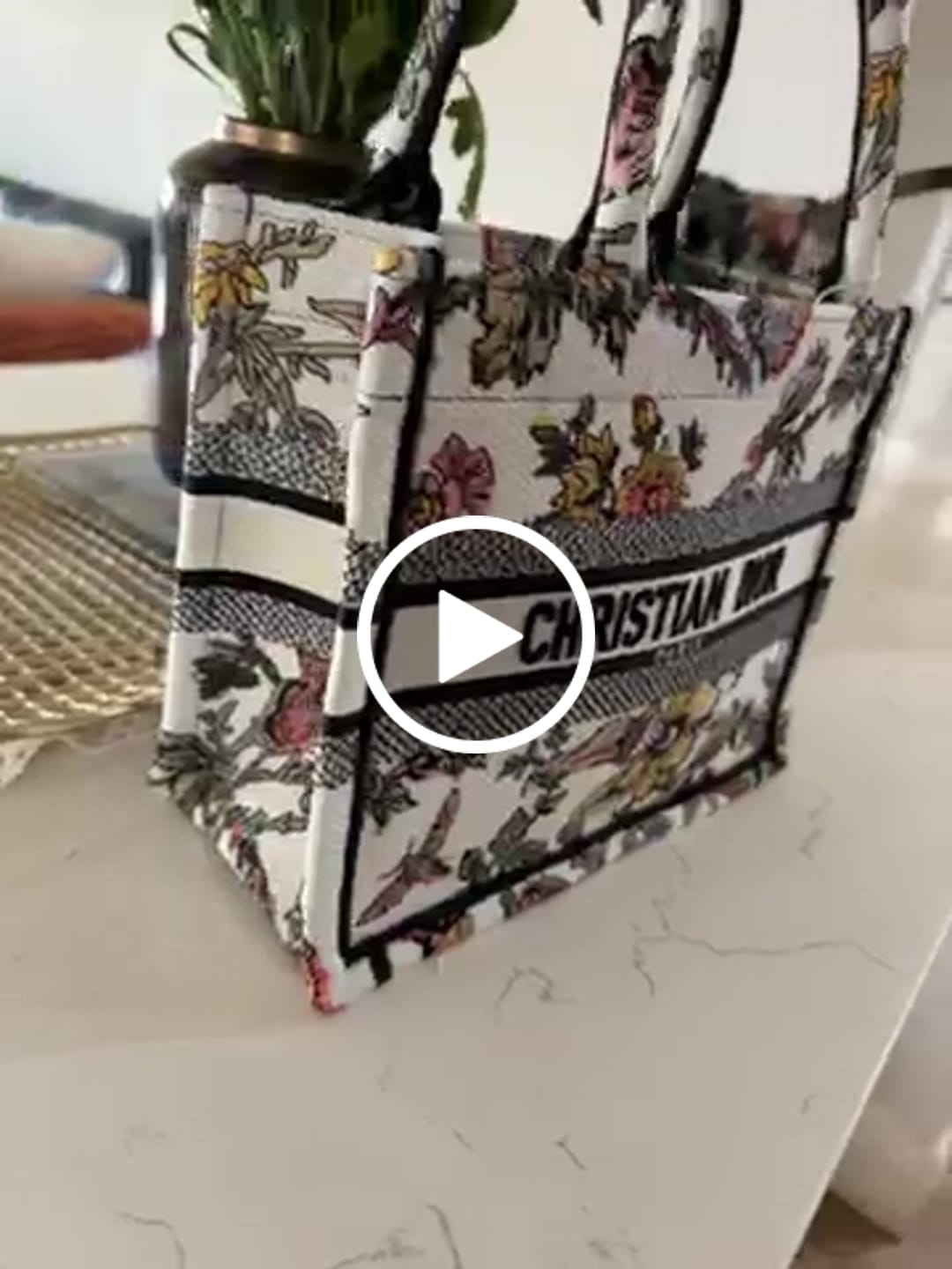 Customer video review of Small CD Book Tote 26.5cm Jardin Botanique White