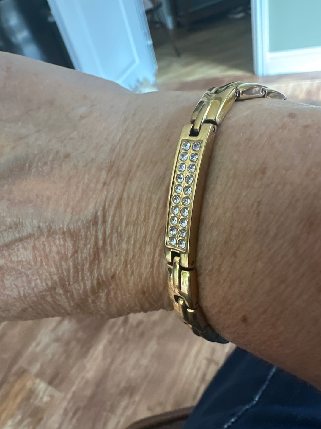 Customer photo review of Luxury GOLD Health Anklet