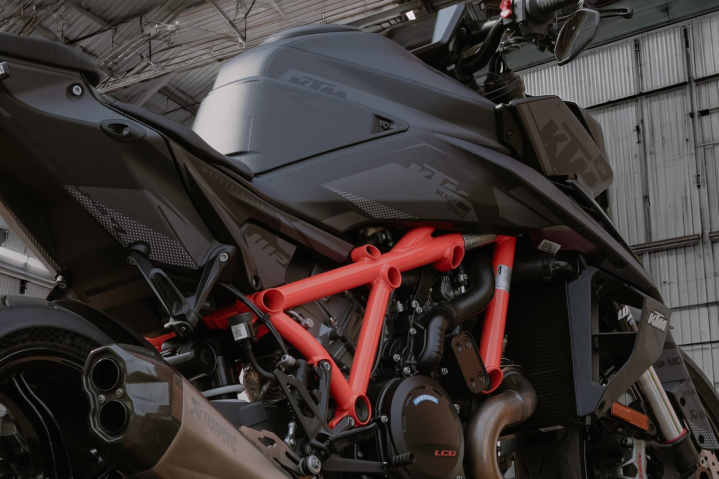 Customer photo review of KTM 1390 Super Duke R/Evo GRAPHICS - "Nebula" (Grey)