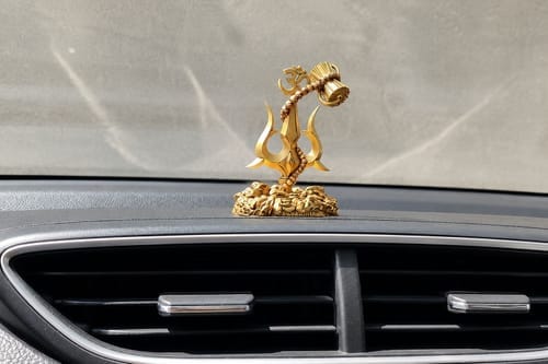 Customer photo review of Divine Car Dashboard Idol - Marble Dust Coated