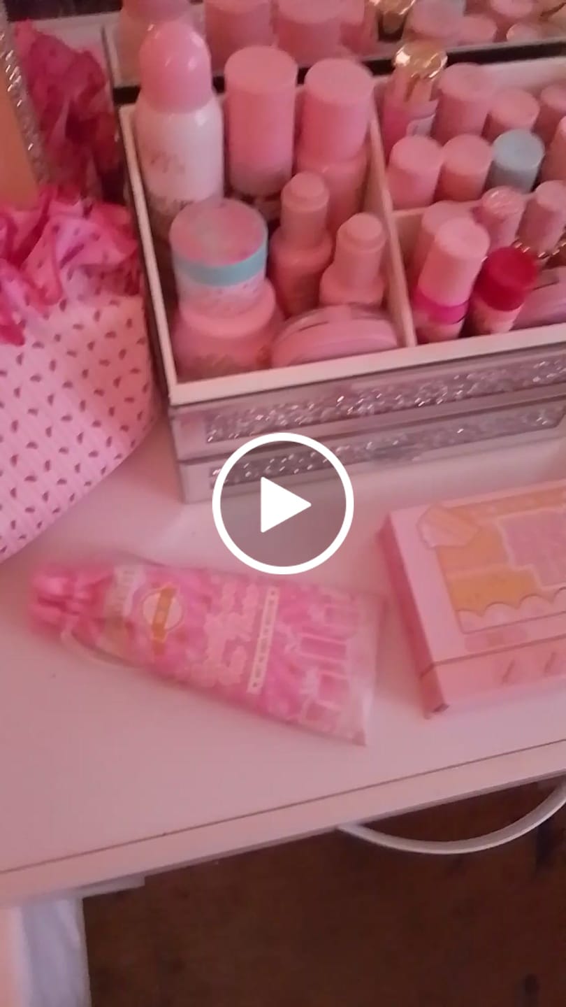 Customer video review of Skincare & Makeup Bag