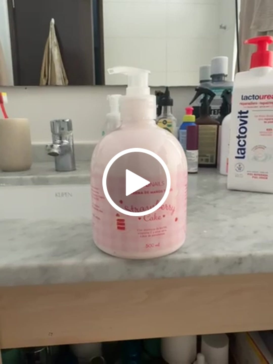 Customer video review of Crema de Manos y Pies  - Strawberry Cake