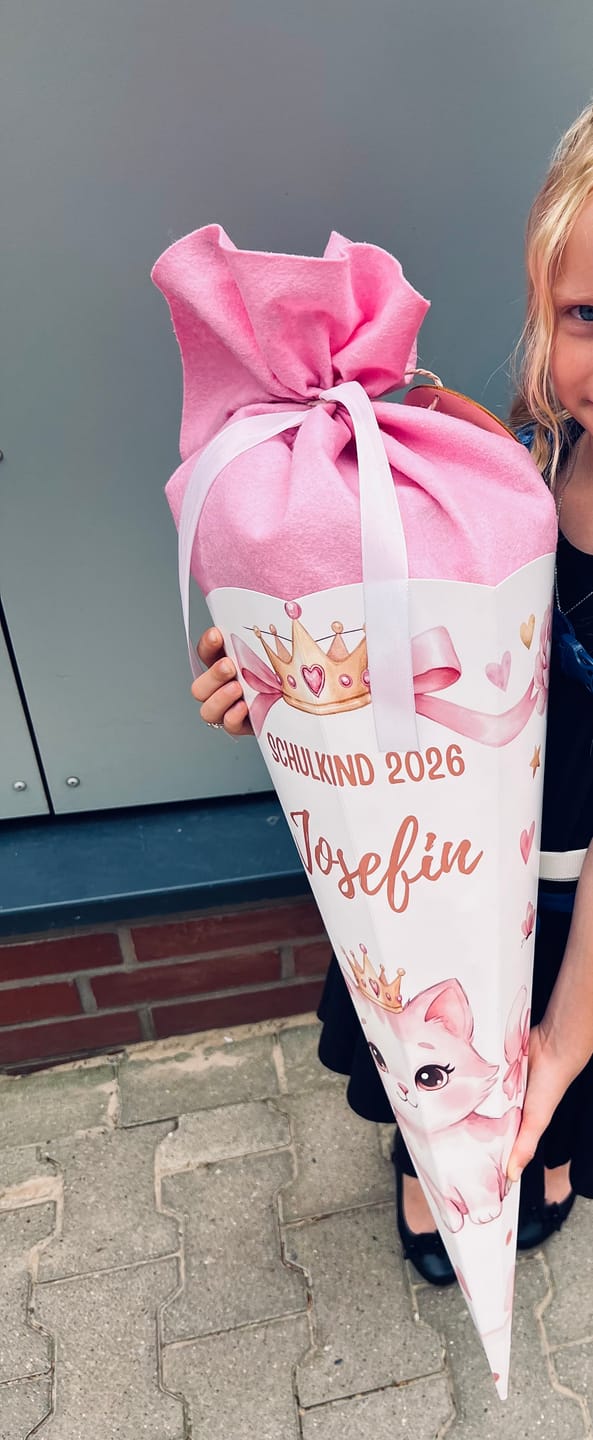 Customer photo review of Schultüte personalisiert mit Name – Katze mit Krone