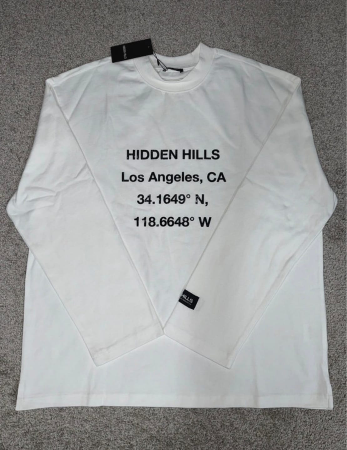 Customer photo review of VINTAGE LOGO LONGSLEEVE T-SHIRT WHITE