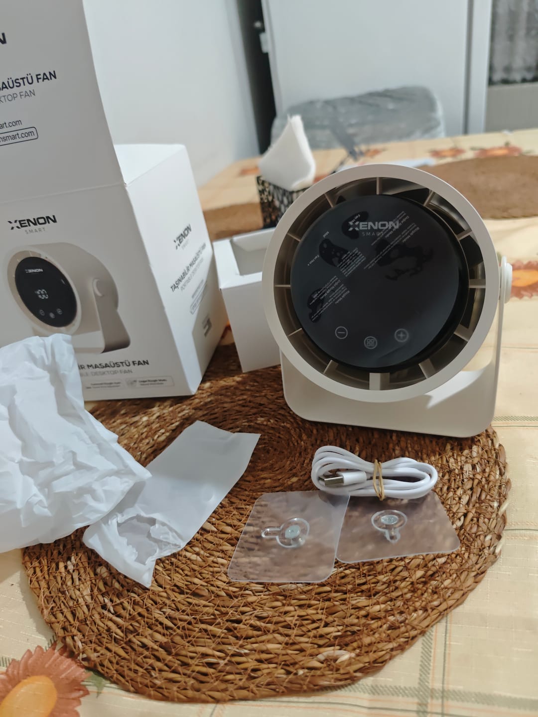 Customer photo review of Taşınabilir Masaüstü Fanı | 100 Kademe Kontrol, Şarjlı, Dokunmatik Ekran, 2000mAh, USB-C (X6113)