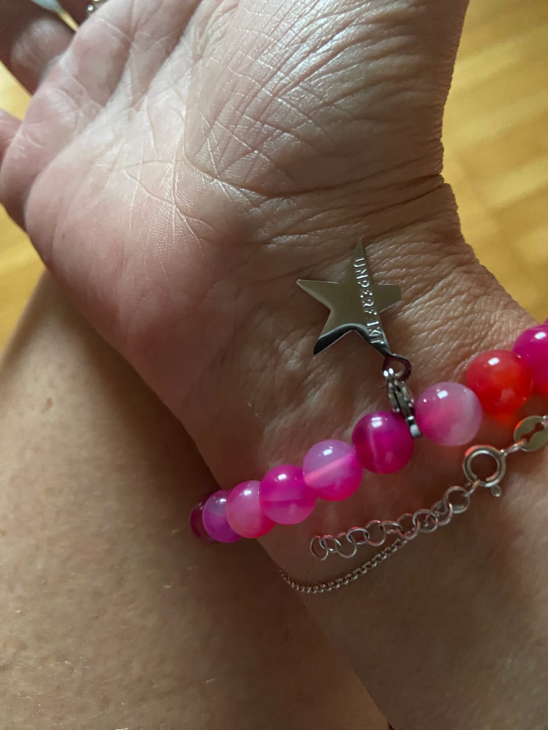Customer photo review of »Emotionale Heilung« Blockadenlöser-Armband aus echten Achat-Steinen inkl. abgebrochenem Stern