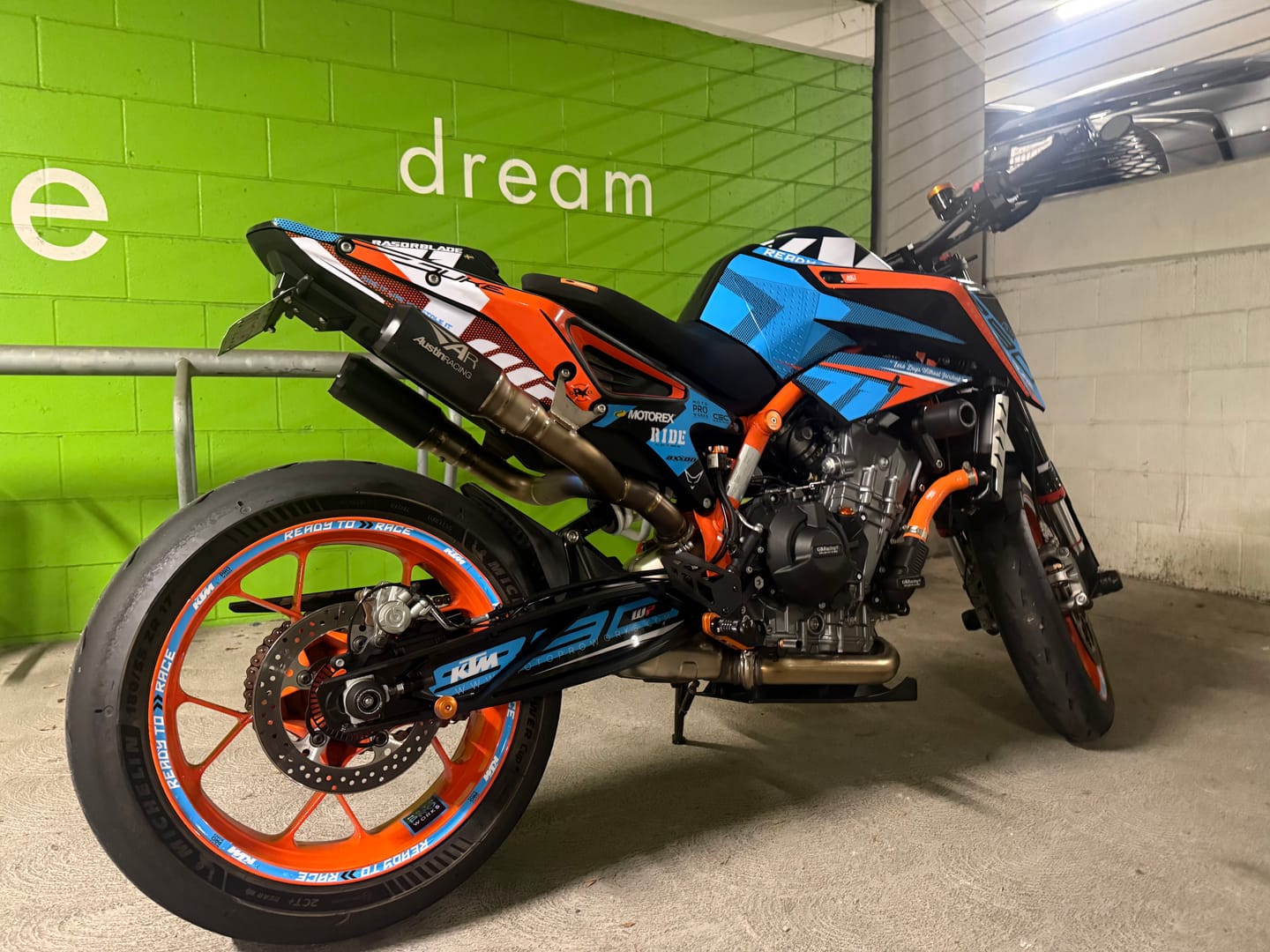 Customer photo review of Rim Stripes - KTM "Ready To Race" (Blue)