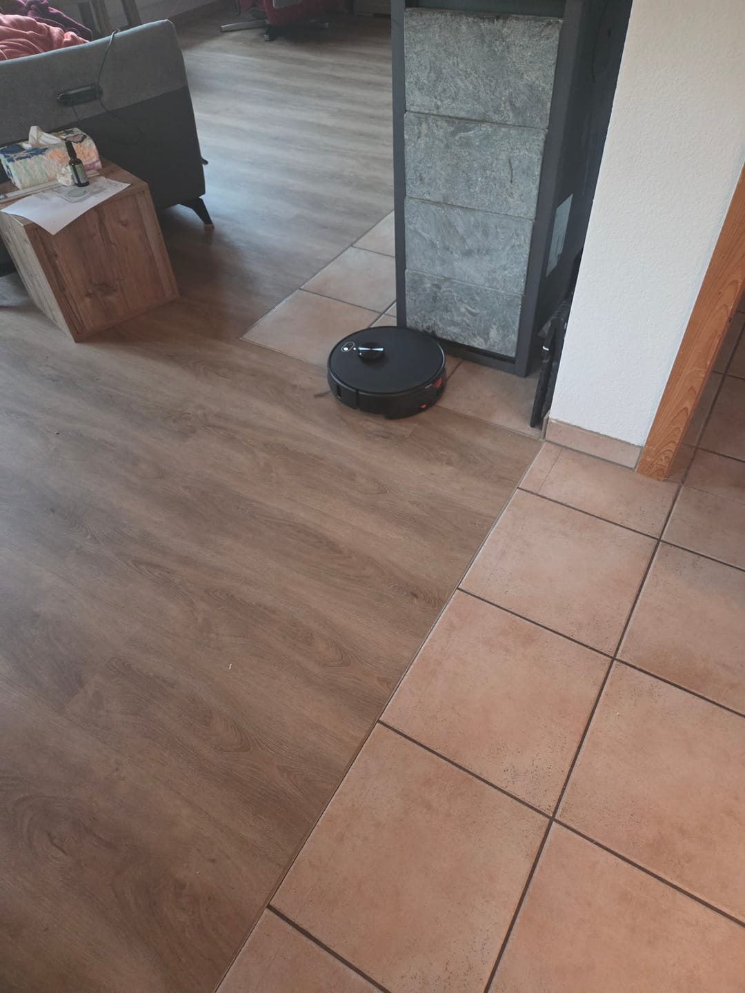 Customer photo review of Saugroboter V8 Pro – Smarte Reinigung mit Wischfunktion, LiDAR-Navigation & App-Steuerung für mühelose Sauberkeit