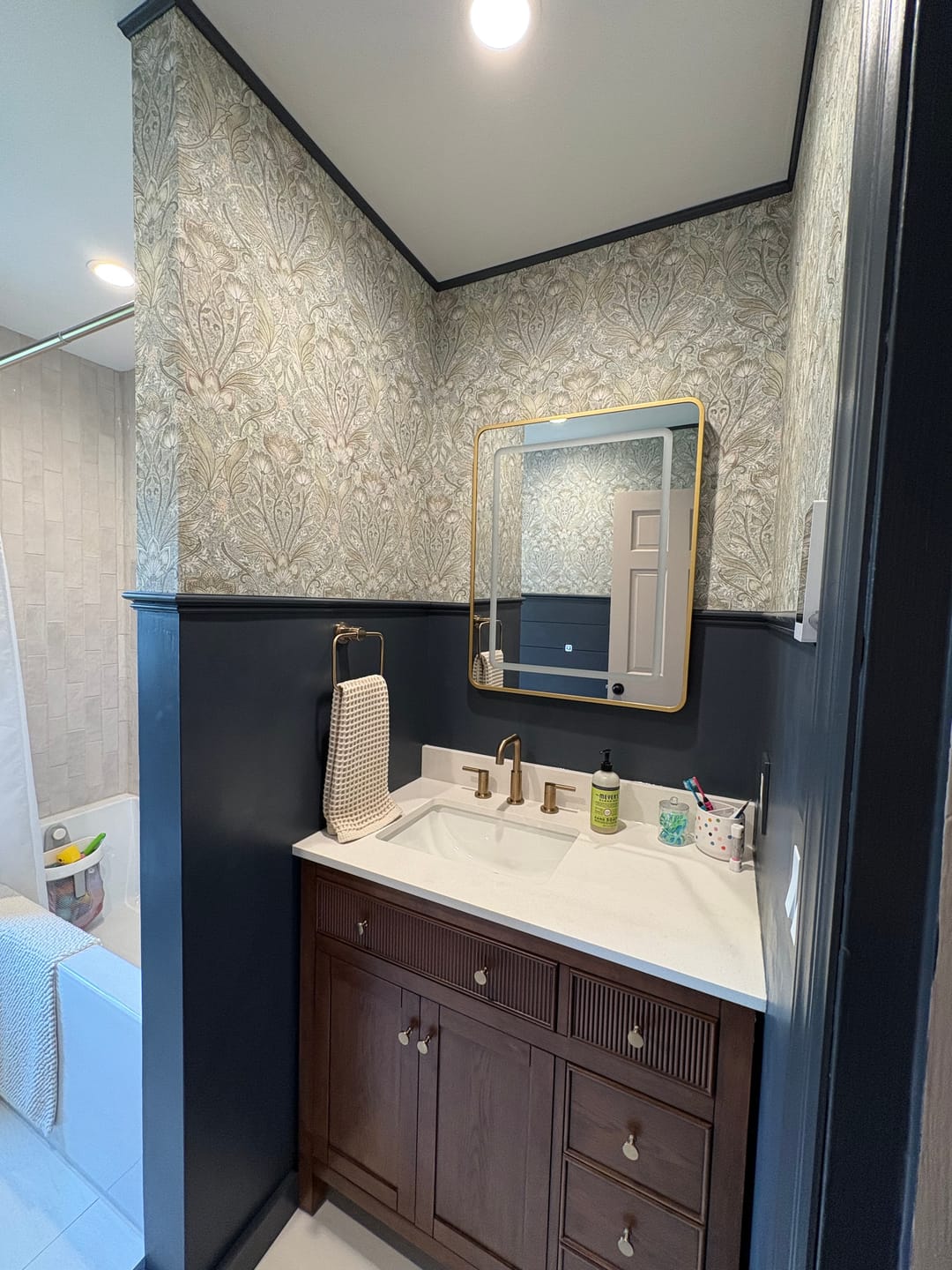 Customer photo review of Morris Wallpaper by Aynsley Ovard x Bloomery Decor