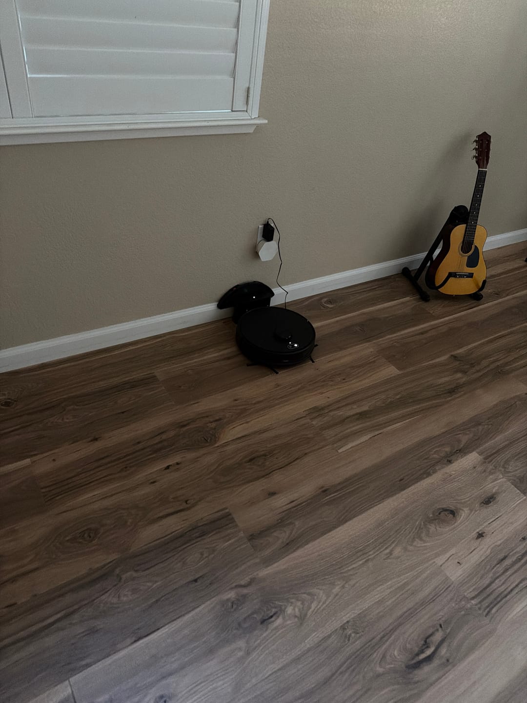Customer photo review of Robot Vacuum V8 Pro – Fully Automatic Cleaning with Mopping Function, Intelligent Navigation & App Control