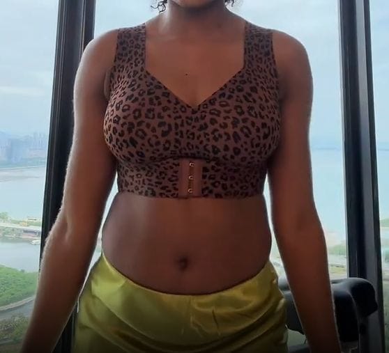 Customer photo review of Front Closure Cross-Back Wireless Posture Bra