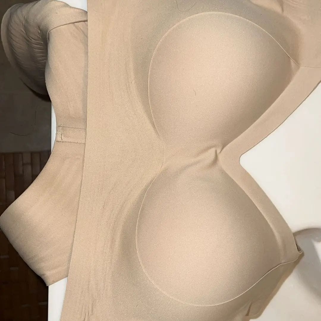 Customer photo review of Front Closure Cross-Back Wireless Posture Bra