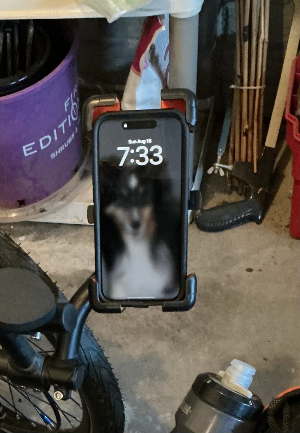 Customer photo review of ROCKBROS Bike Phone Holder Mount Clamp 360 Rotatable Motorcycle Mount