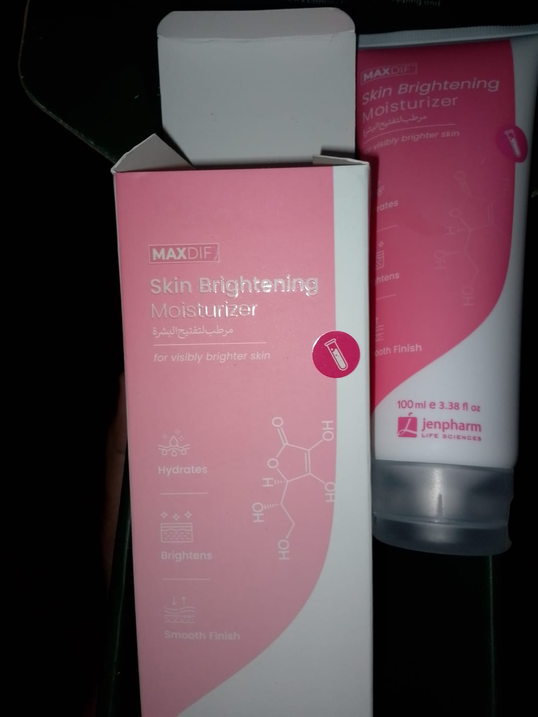 Customer photo review of Maxdif Brightening Moisturizer