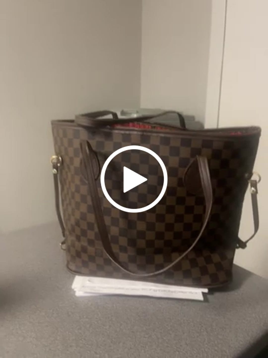 Customer video review of Square Tote