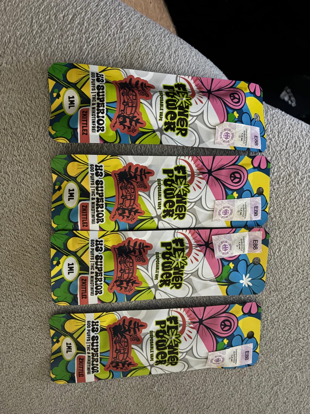 Customer photo review of 🍬Flower Power Vape Zkittlez Superior Blend